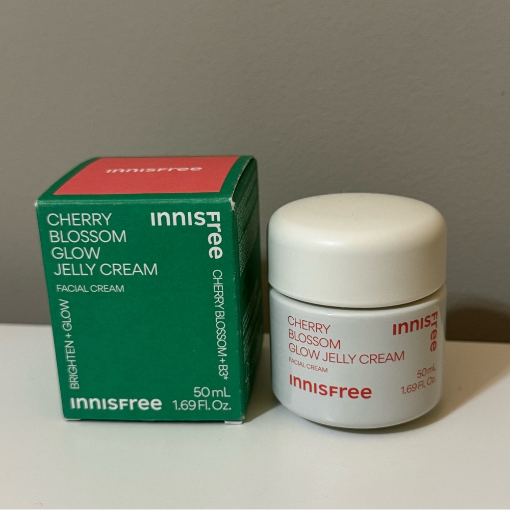 InnIsFree Cherry Blossom Glow Jelly Cream